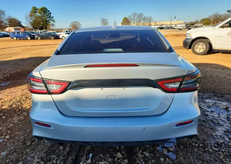 2018 Nissan Maxima 3.5S z USA, uszkodzony, nr VIN 1N4AA6AP9JC409507